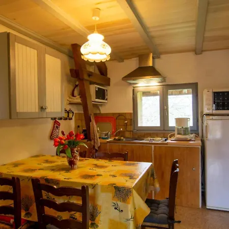 Avec Piscine Privee Et Vue Chateau Proche Sarlat - Fr-1-616-39 بيناك إي كازوناك